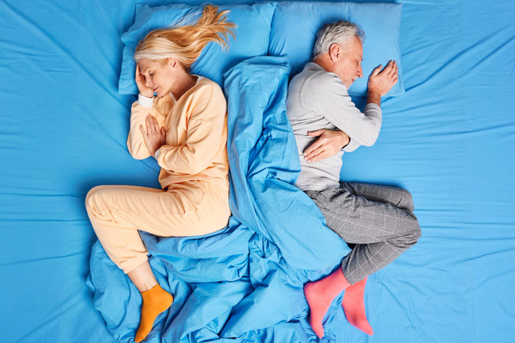 ein Gehirn schläft gut im Bett
